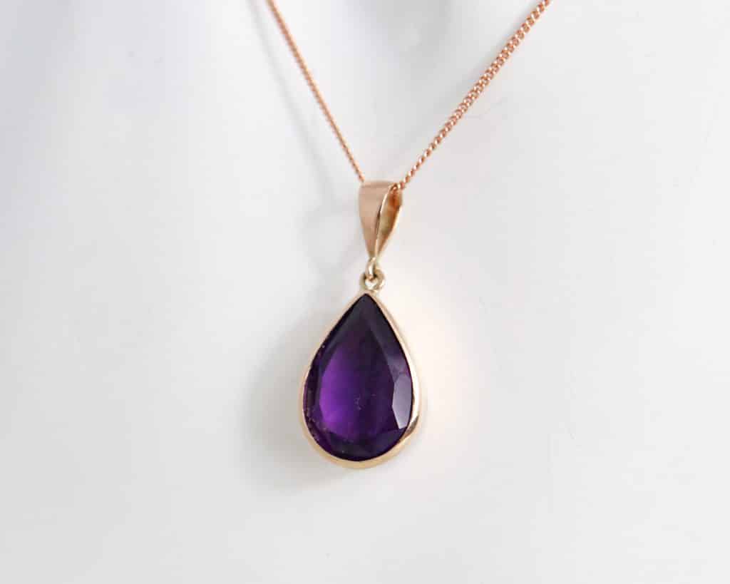 9ct-gold-and-amethyst-pear-shaped-pendant-3JPG-1024×819