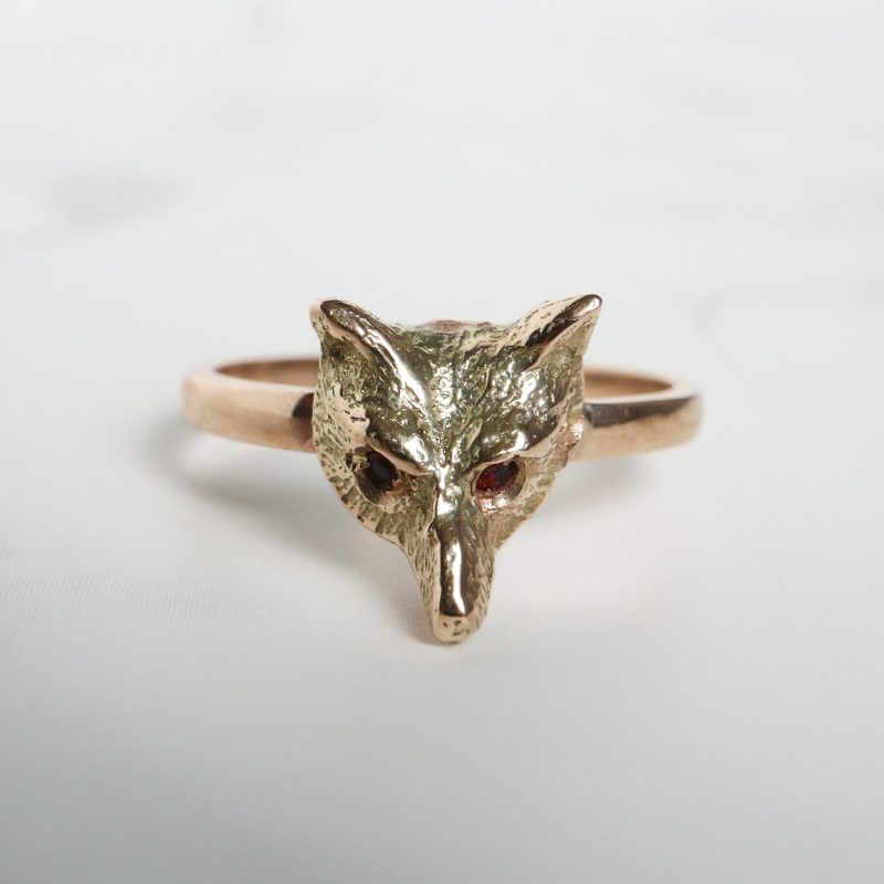 Antique Edwardian 9ct Gold Fox Head Ring with garnet eyes for sale in Leeds, Yorkshire