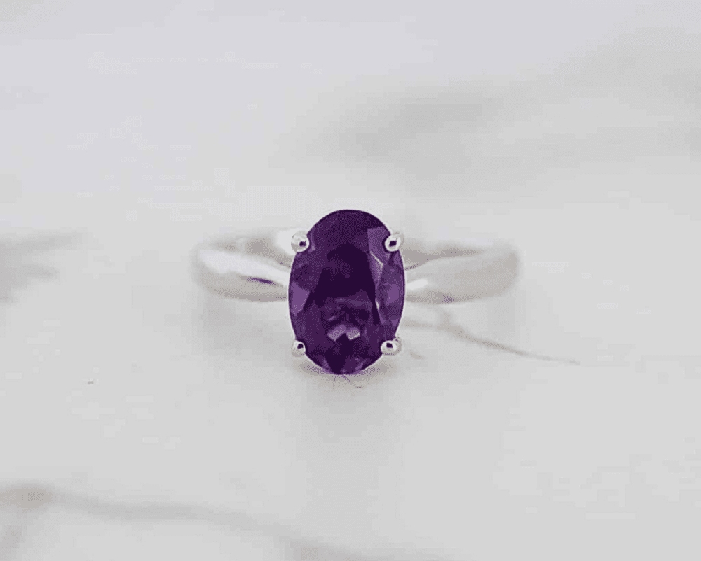 9ct white gold oval amethyst ring for sale in Leeds, Yorkshire. Front view of the ring