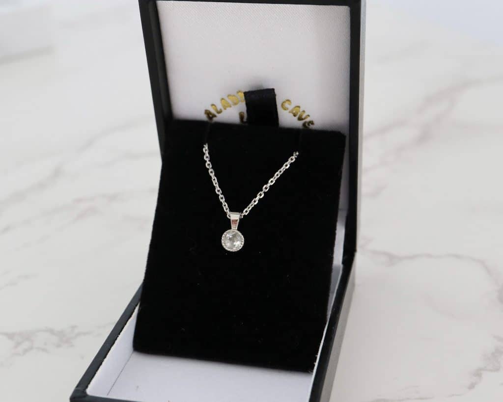 bezel-set-solitaire-pendant-1024×819