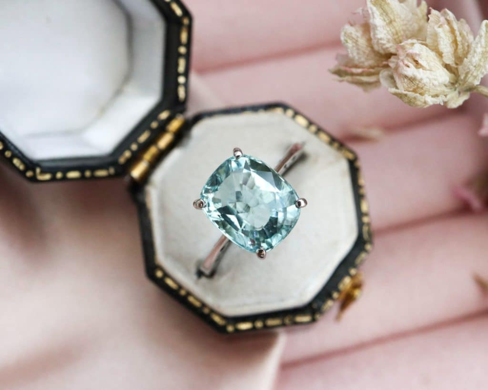 modern 9ct white gold aquamarine cushion cut ring for sale in Leeds