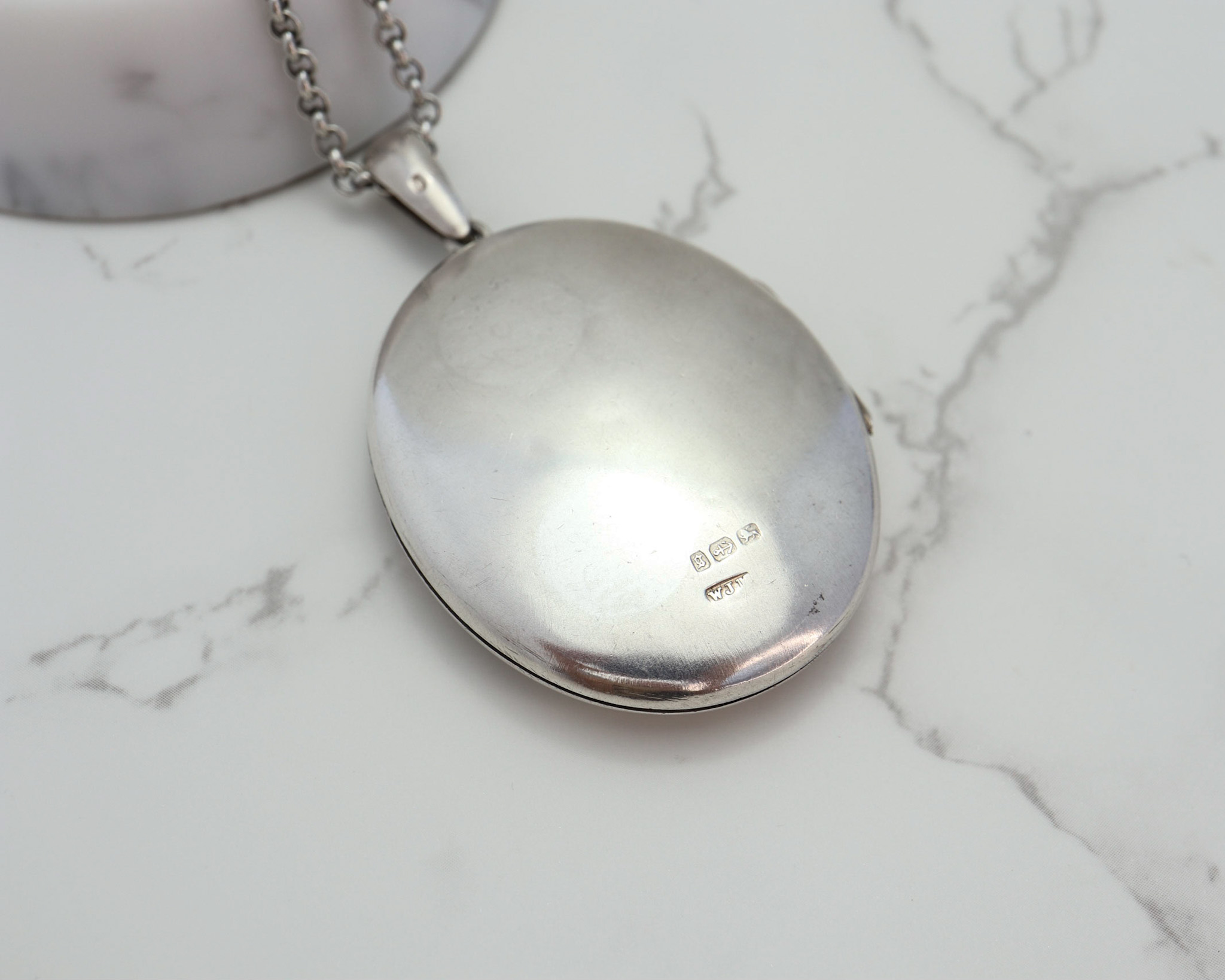 large-silver-locket-7.jpg