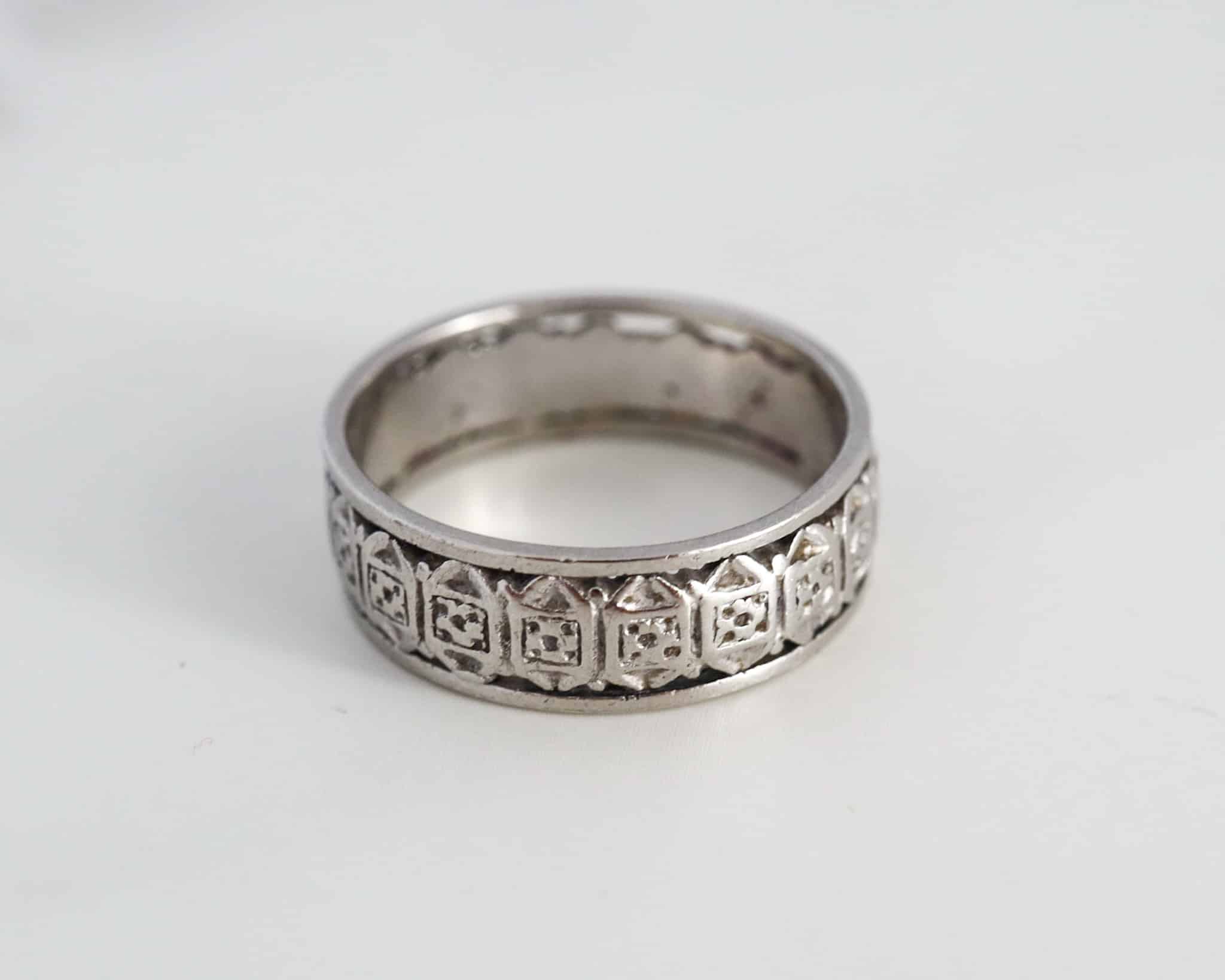 platinum-wedding-band-2.jpg