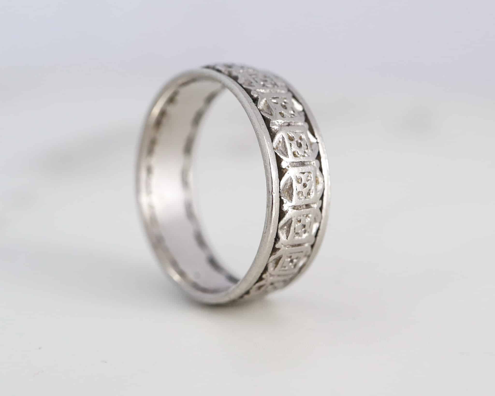 platinum-wedding-band-4.jpg