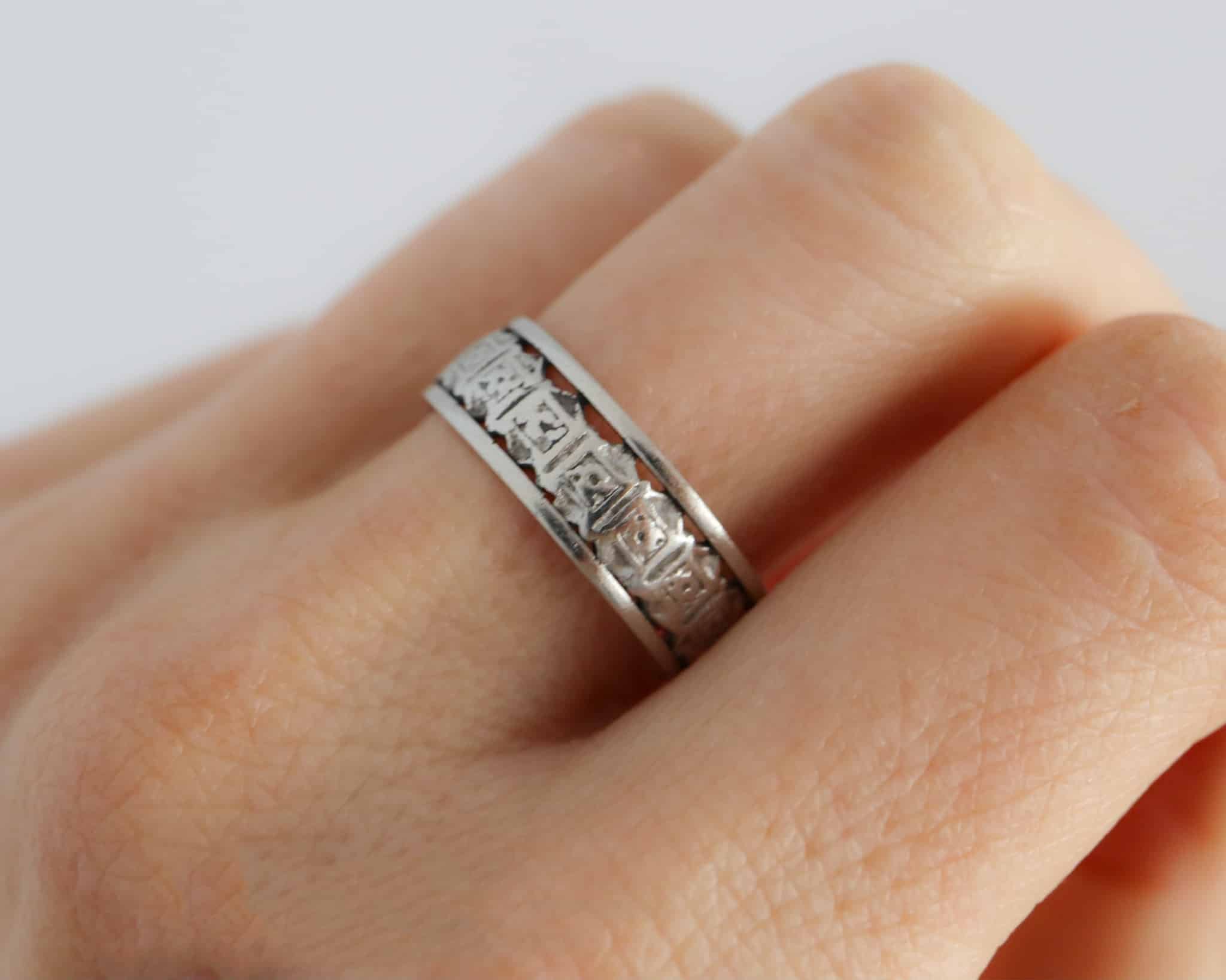 platinum-wedding-band-6.jpg