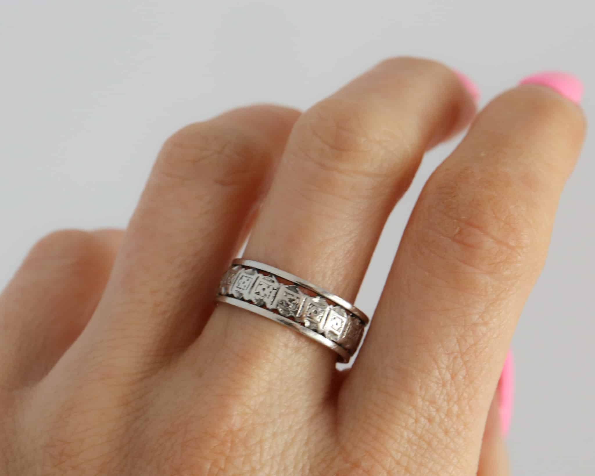 platinum-wedding-band-7.jpg