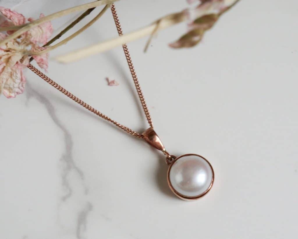 rose-gold-and-pearl-pendant-2-1024×819