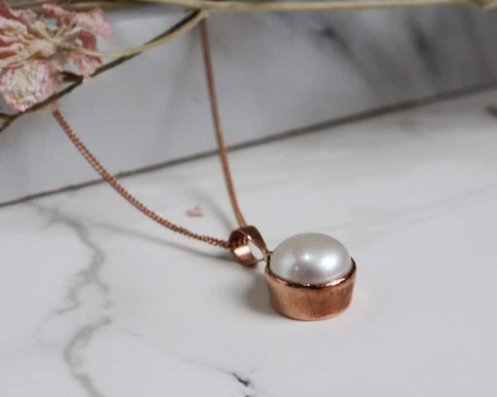 rose-gold-and-pearl-pendant-3-1024×819