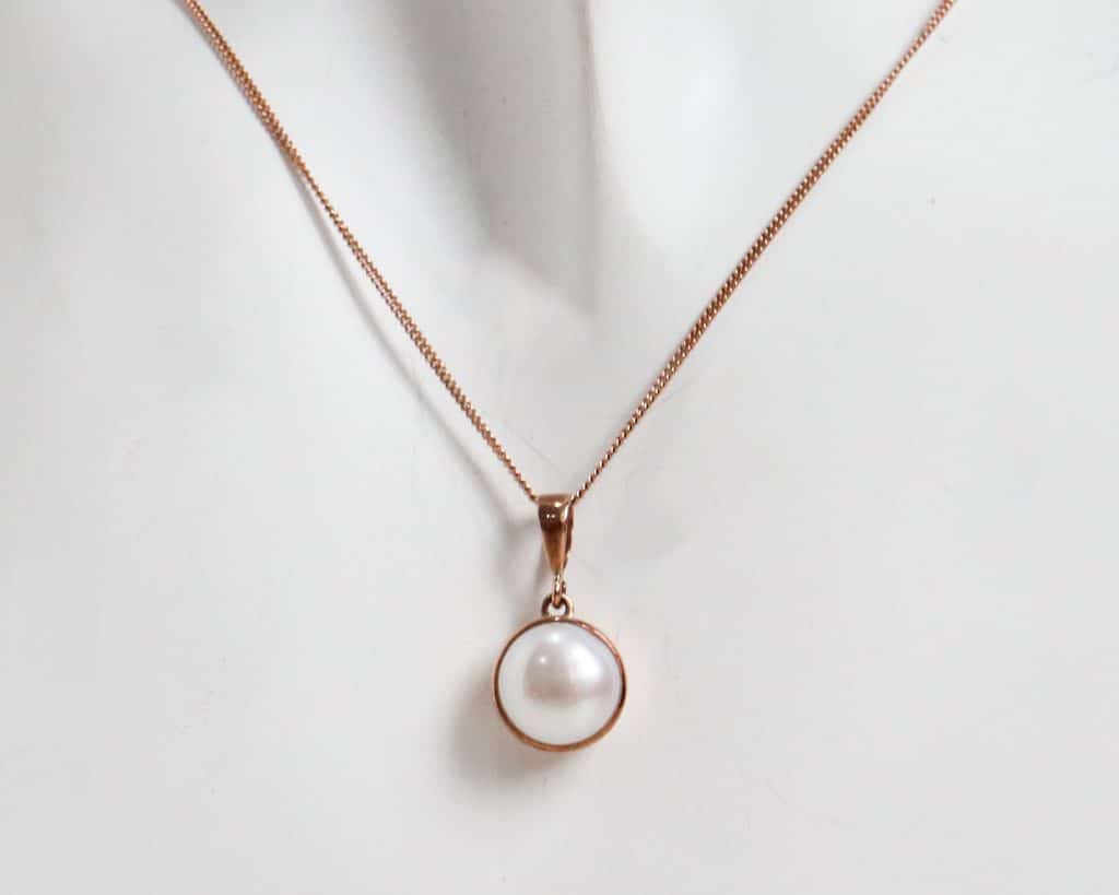 rose-gold-and-pearl-pendant-4-1024×819
