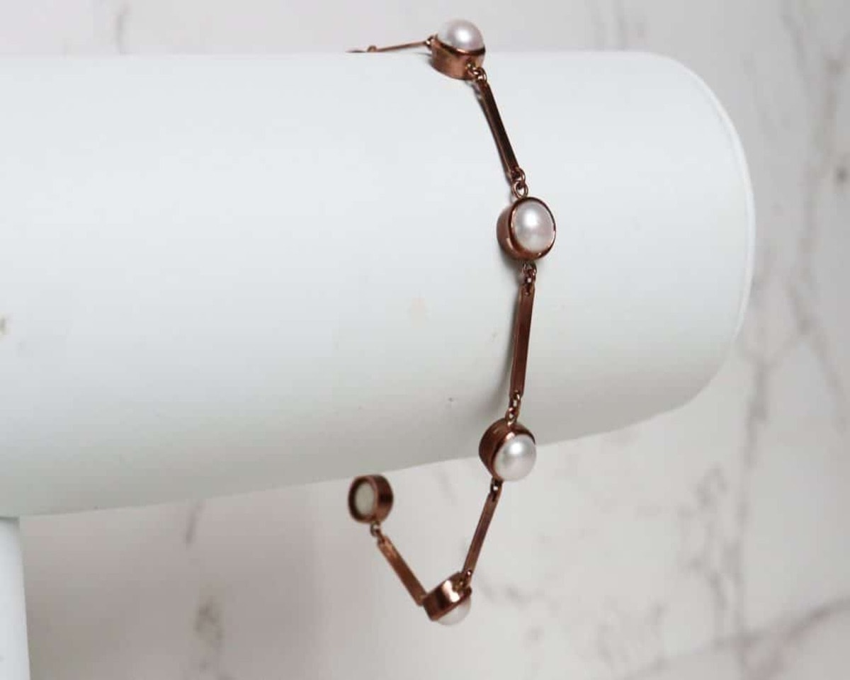 rose-gold-pearl-bracelet-2-1024×731(1)