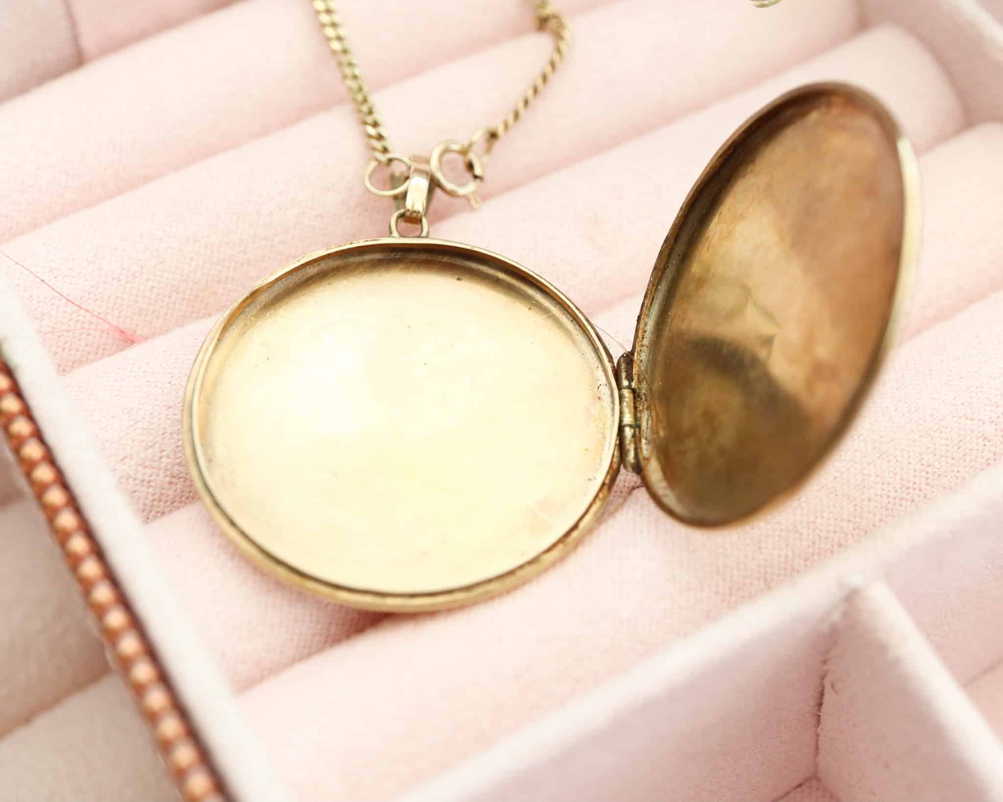 round-gold-locket-4.jpg
