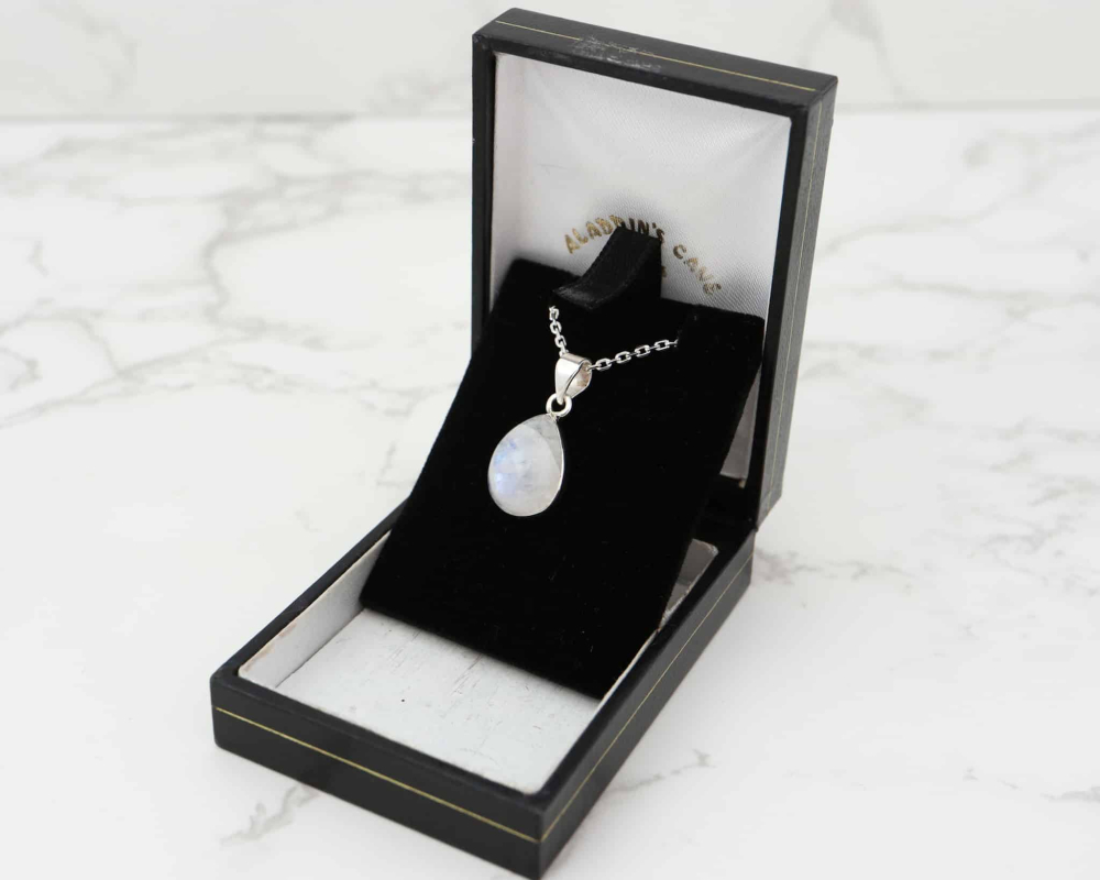 silver-and-moonstone-pendant-2.jpg