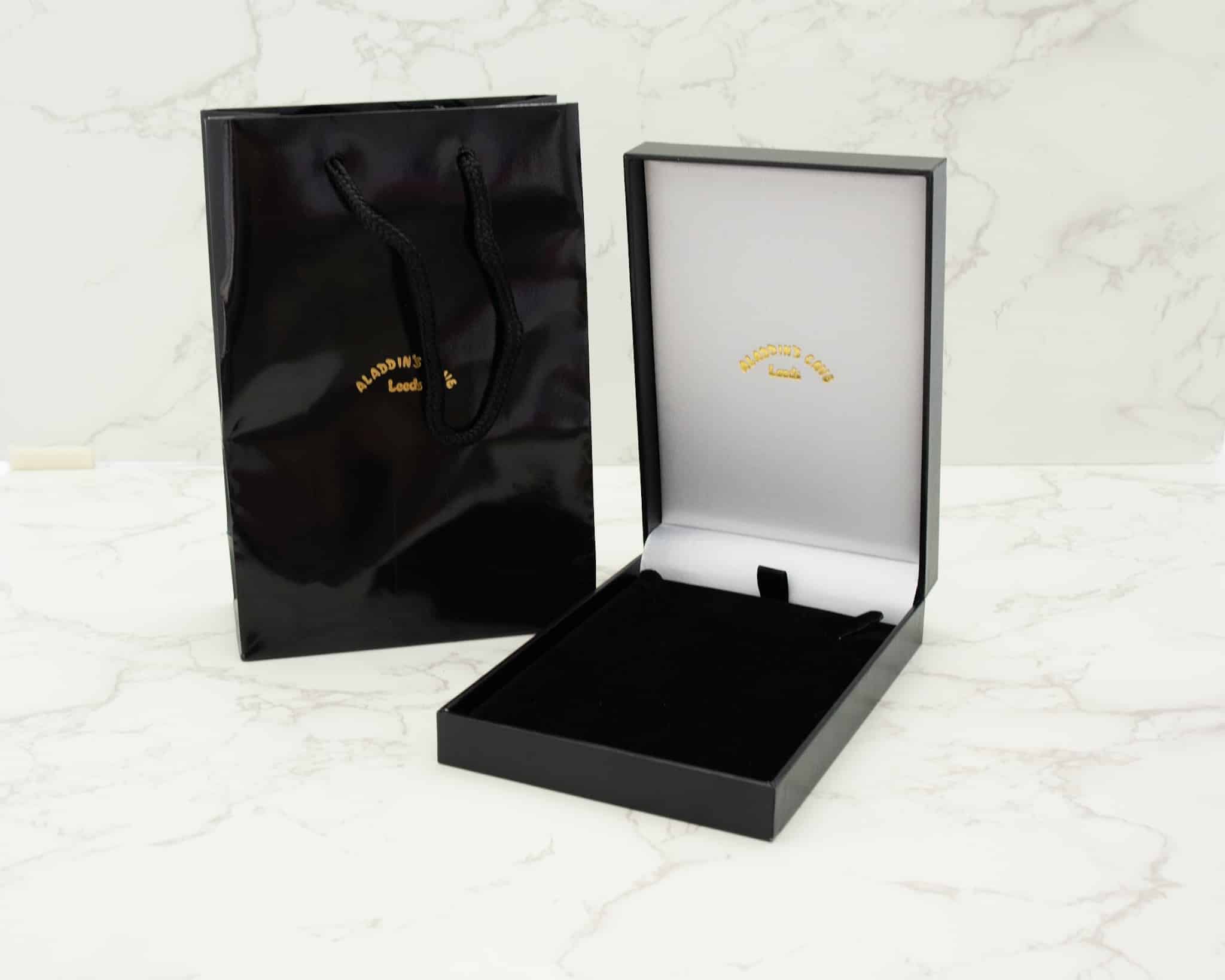 stock-half-collarette-box-.jpg