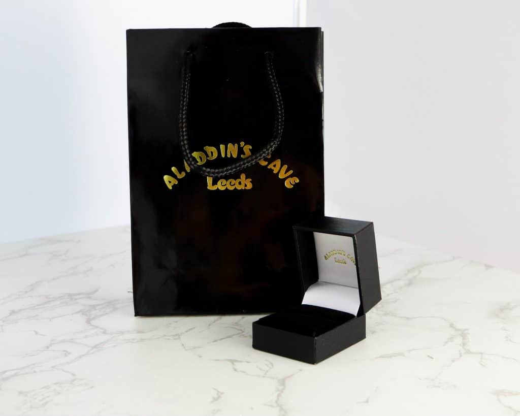 stock-ring-box-1-1024×819