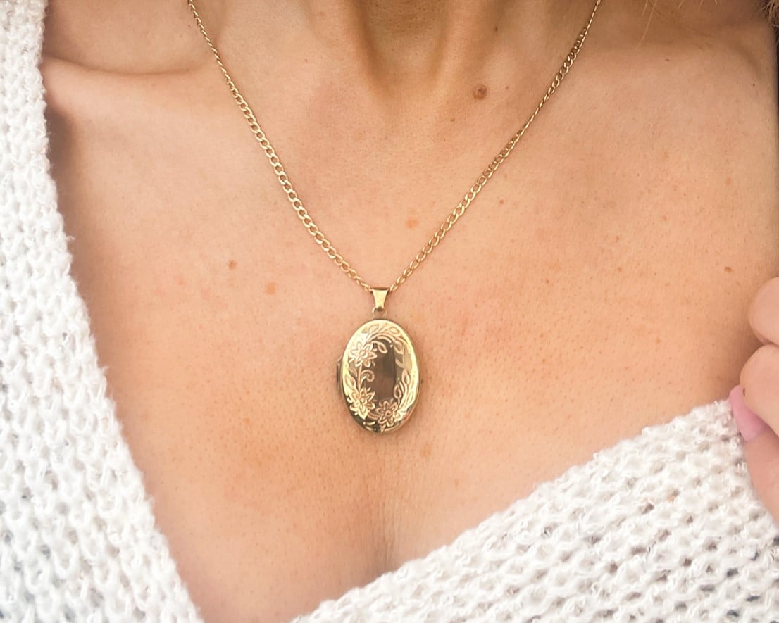 vintage-engraved-locket-and-chain-7.jpg