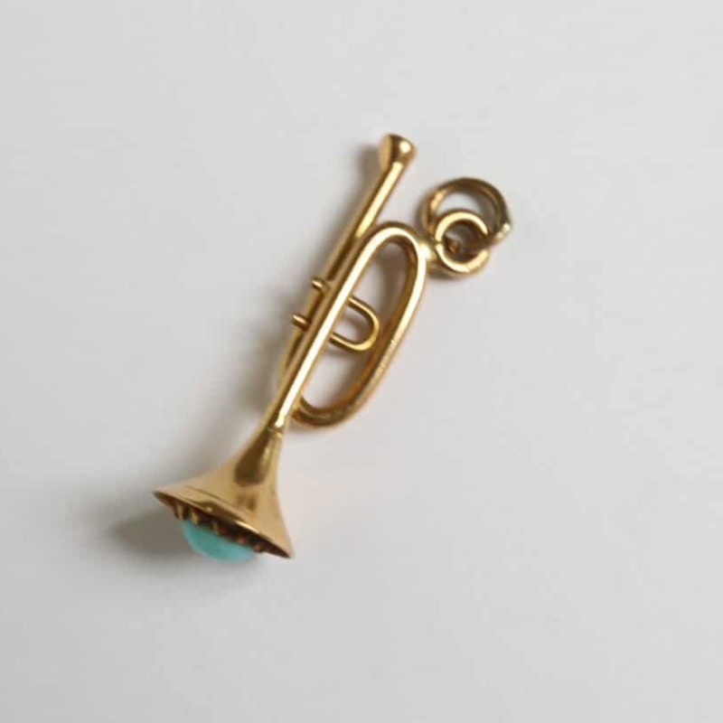 9ct gold vintage trumpet charm set with a turquoise cabochon stone