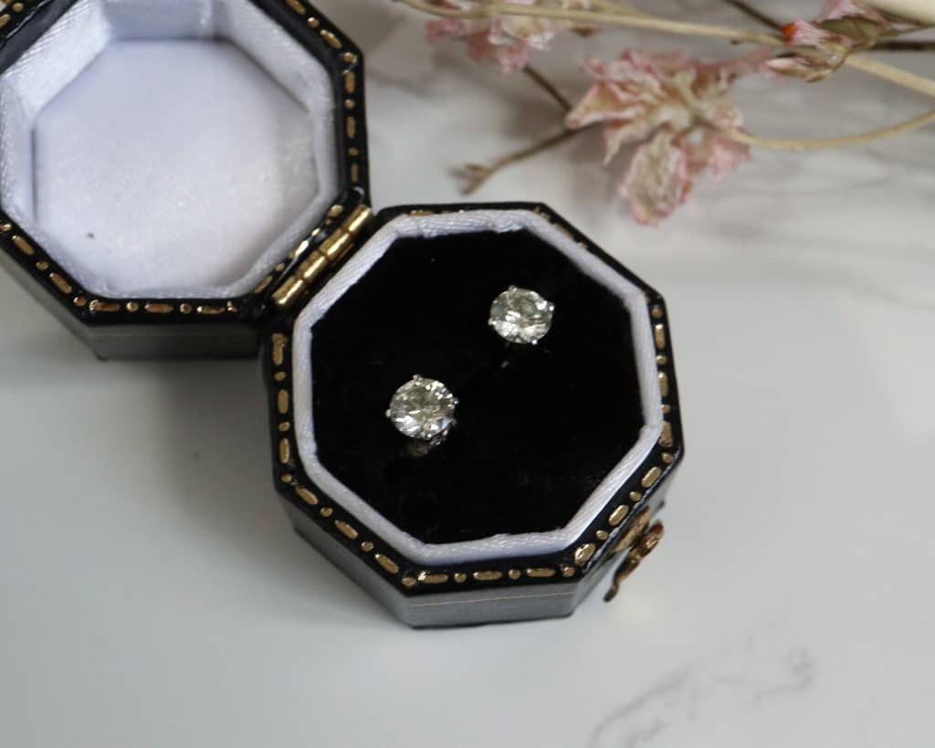 white-gold-diamond-studs-0.59ct-5-1024×819
