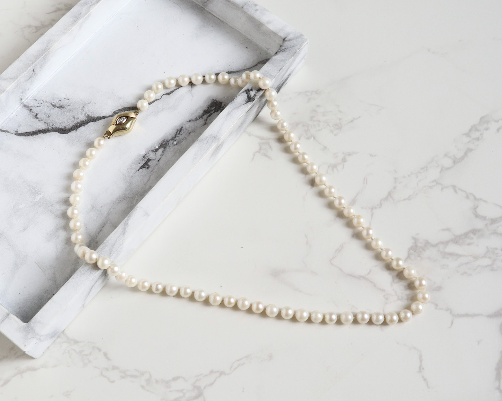 Vintage Pearl Necklace - Aladdin