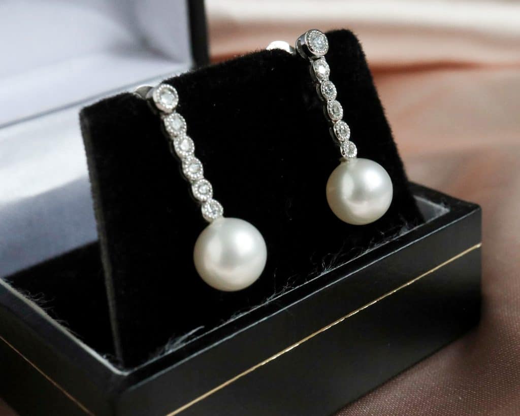 pearl-and-diamond-drop-earrings-5-1024×820