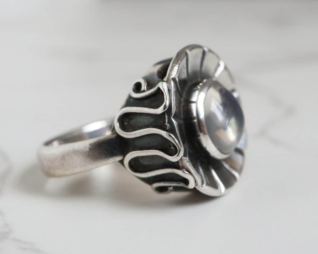 silver-and-moonstone-ring-3-1024×819