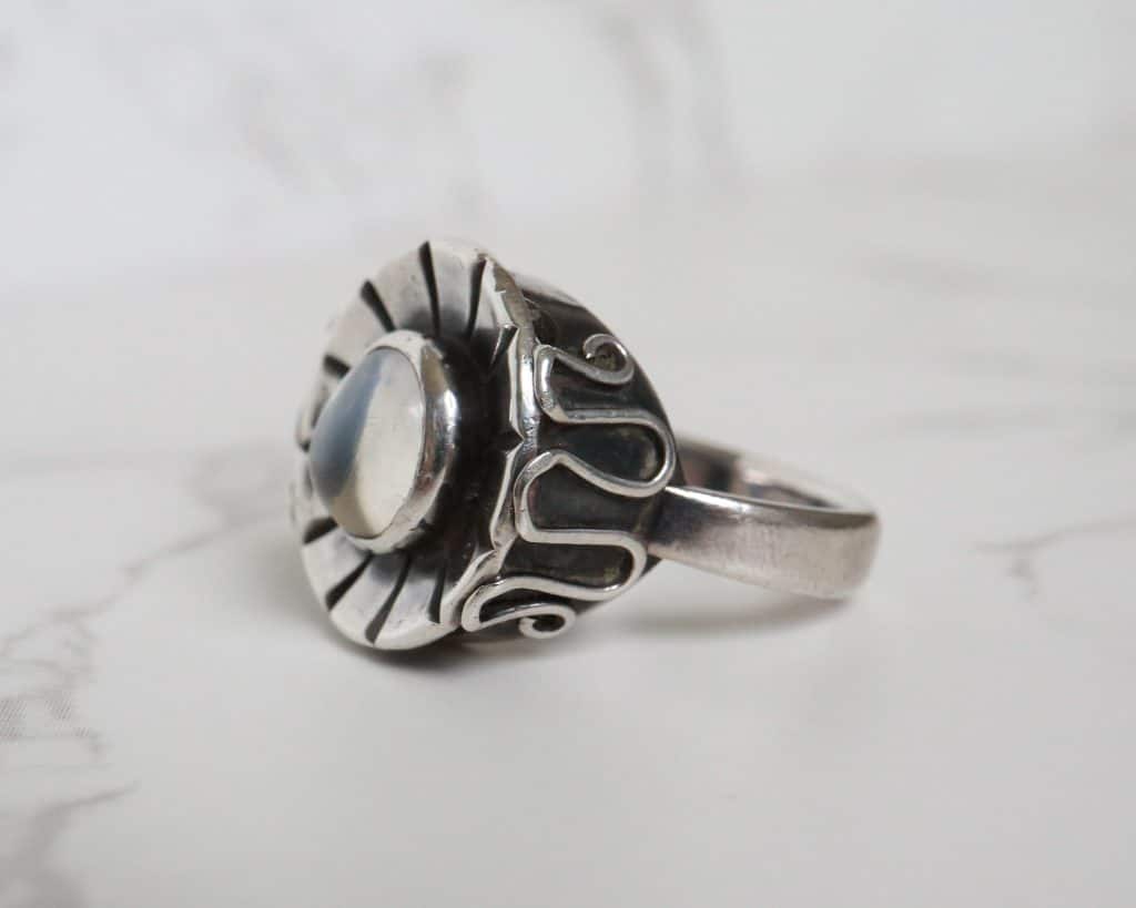 silver-and-moonstone-ring-4-1024×819
