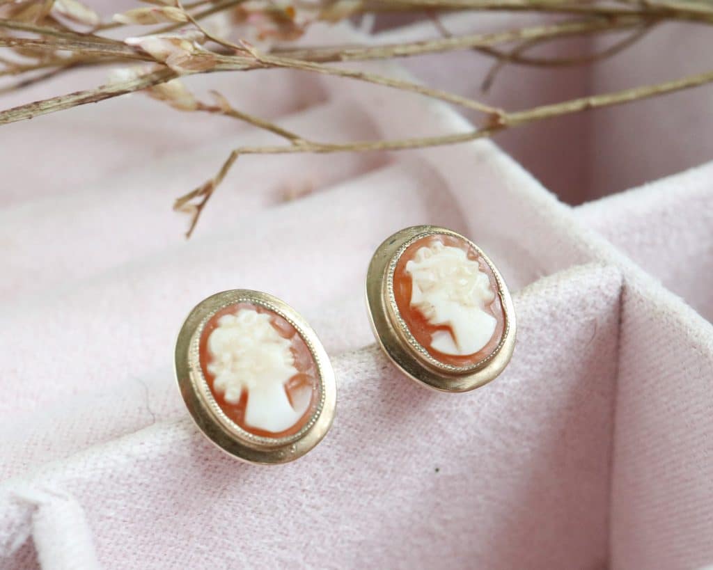 9ct gold vintage cameo stud earrings for sale