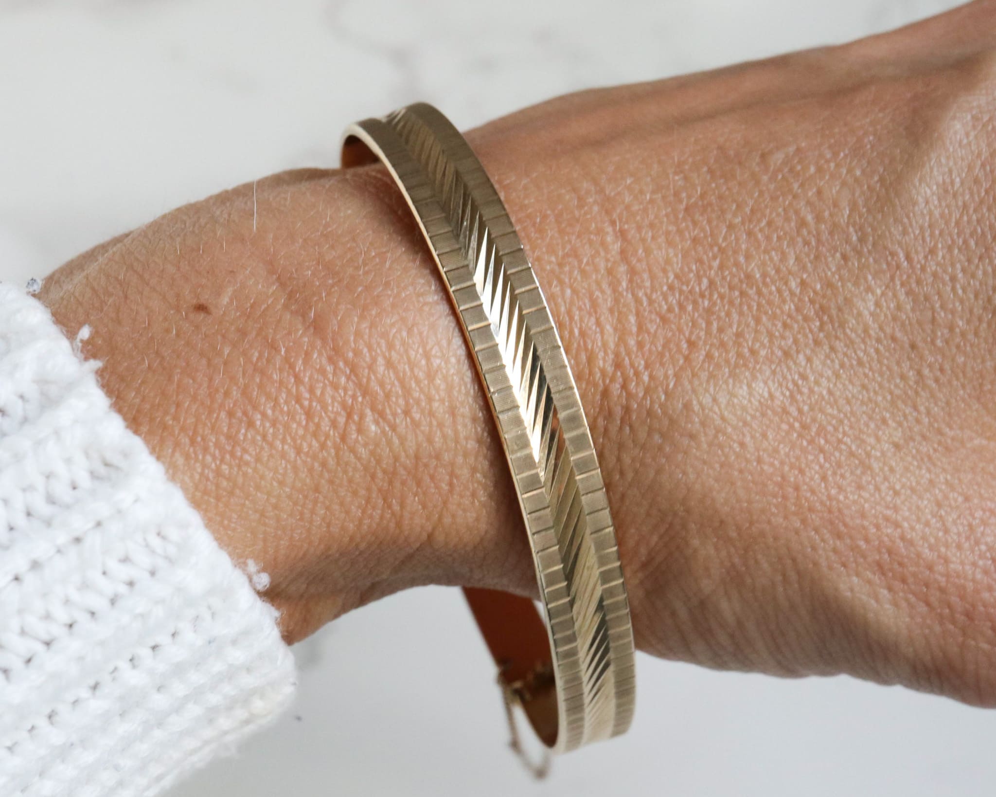 vintage 9ct gold bangle dated London 1966 for sale