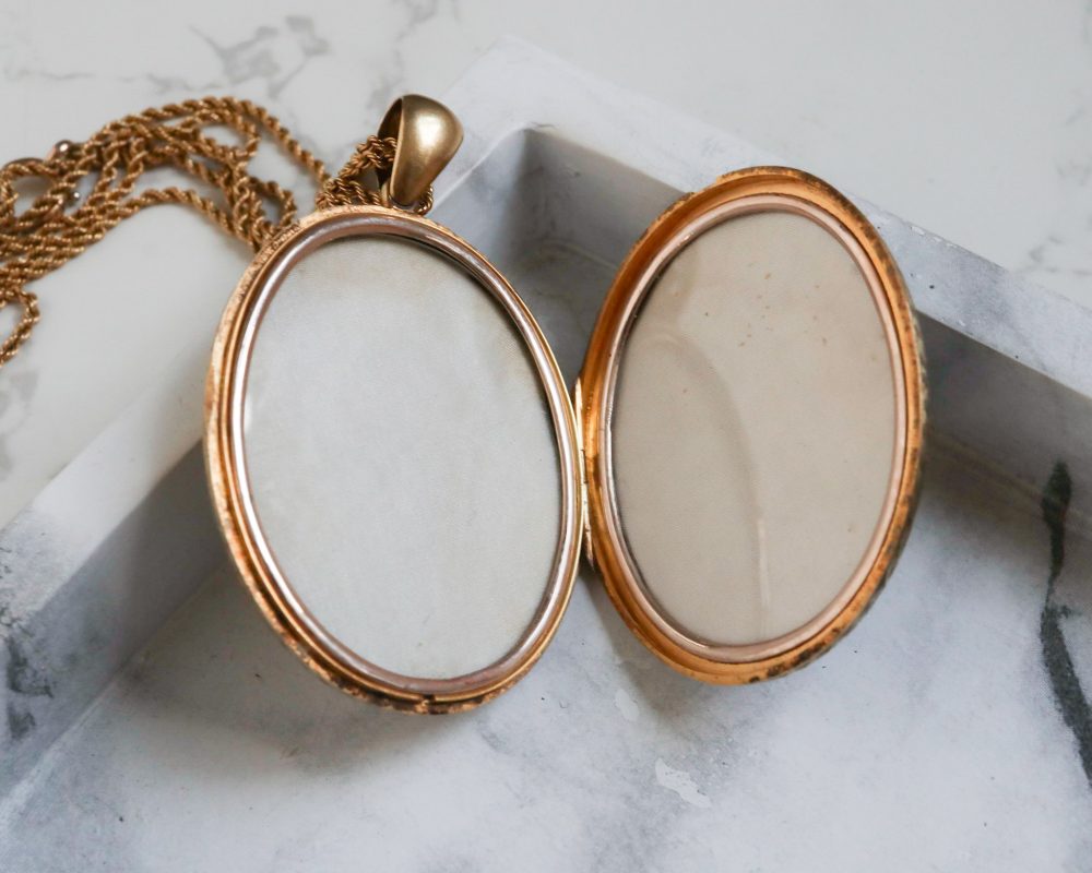 antique Victorian locket and chain in 15ct gold. For sale in Leeds, Yorkshire