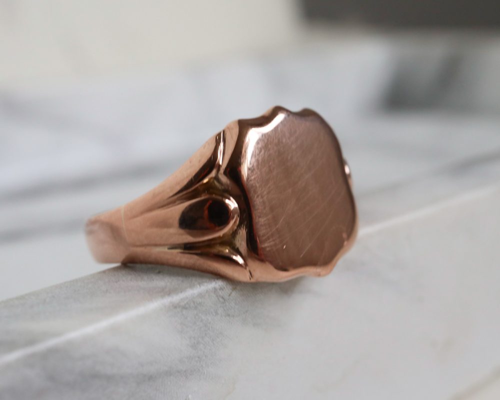 Antique 9ct rose gold signet ring dated Chester 1907 for sale in Leeds, Yorkshire