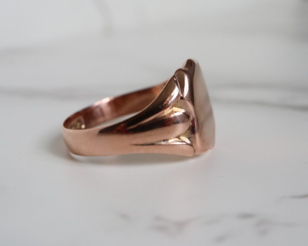 Antique 9ct rose gold signet ring dated Chester 1907 for sale in Leeds, Yorkshire