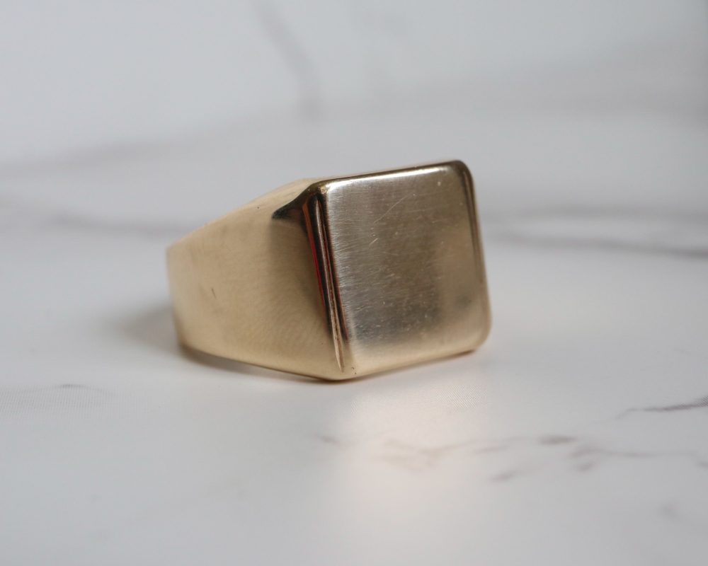 Vintage 9ct yellow gold unisex signet ring for sale