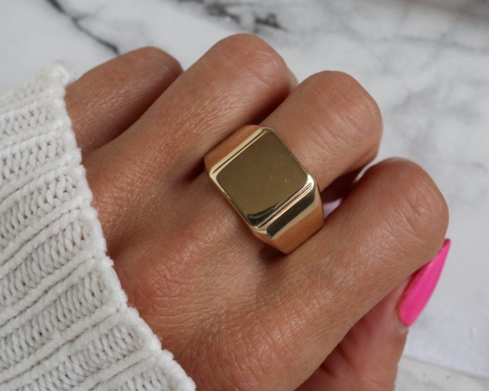 Vintage 9ct yellow gold unisex signet ring for sale