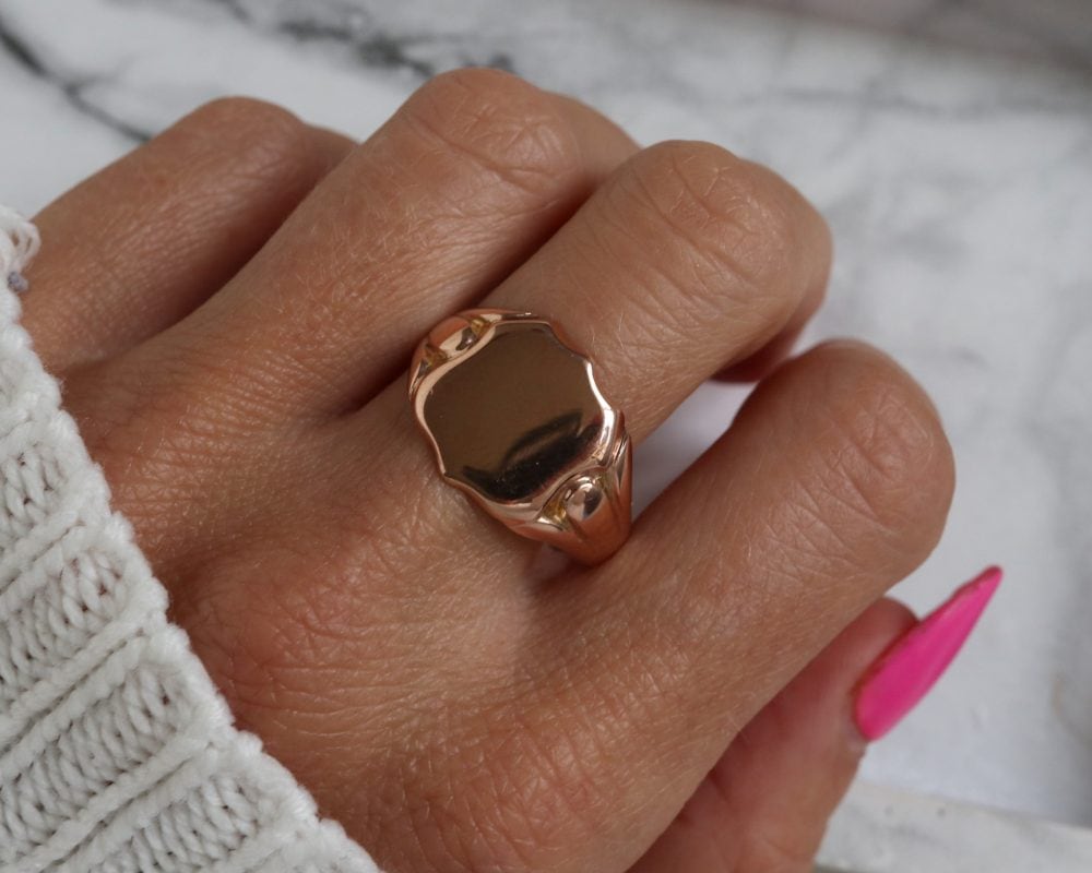 Antique 9ct rose gold signet ring dated Chester 1907 for sale in Leeds, Yorkshire