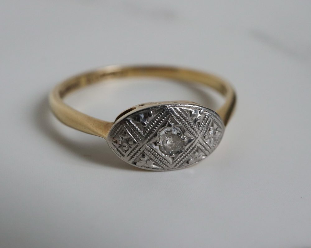 Antique Art Deco diamond ring with illusion setting 18ct yellow gold and platinum.