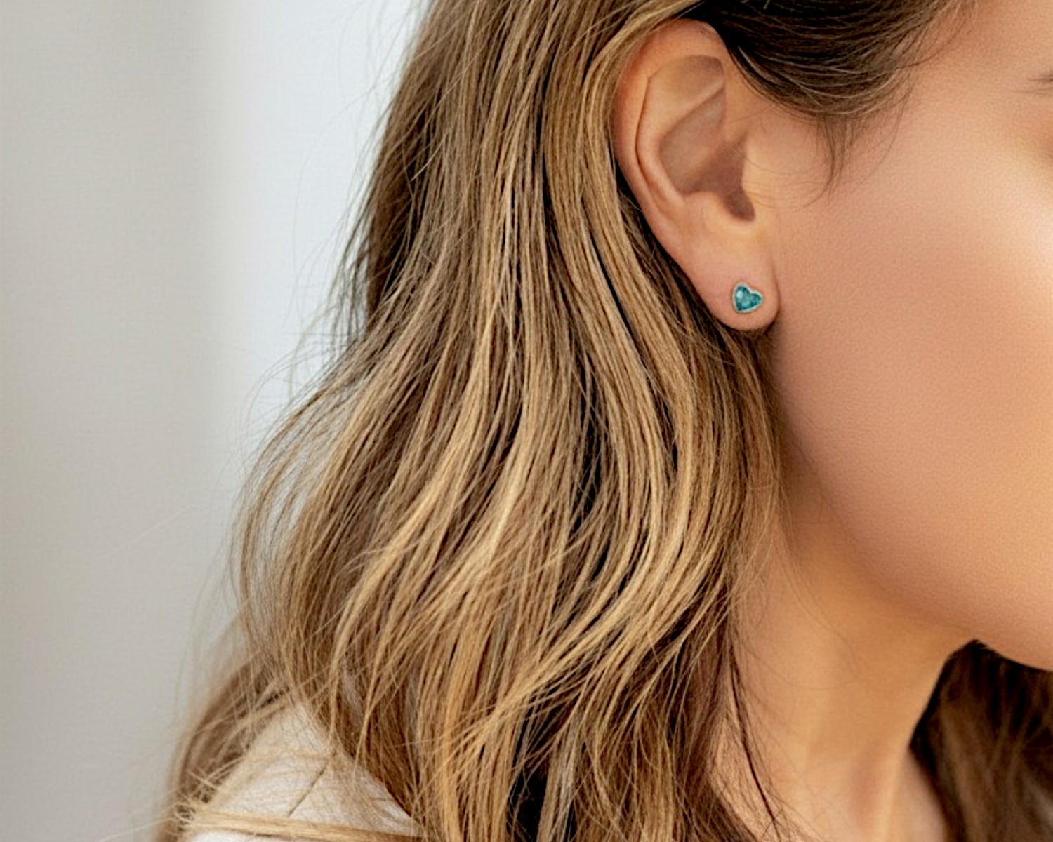 dark blue hearts in ear