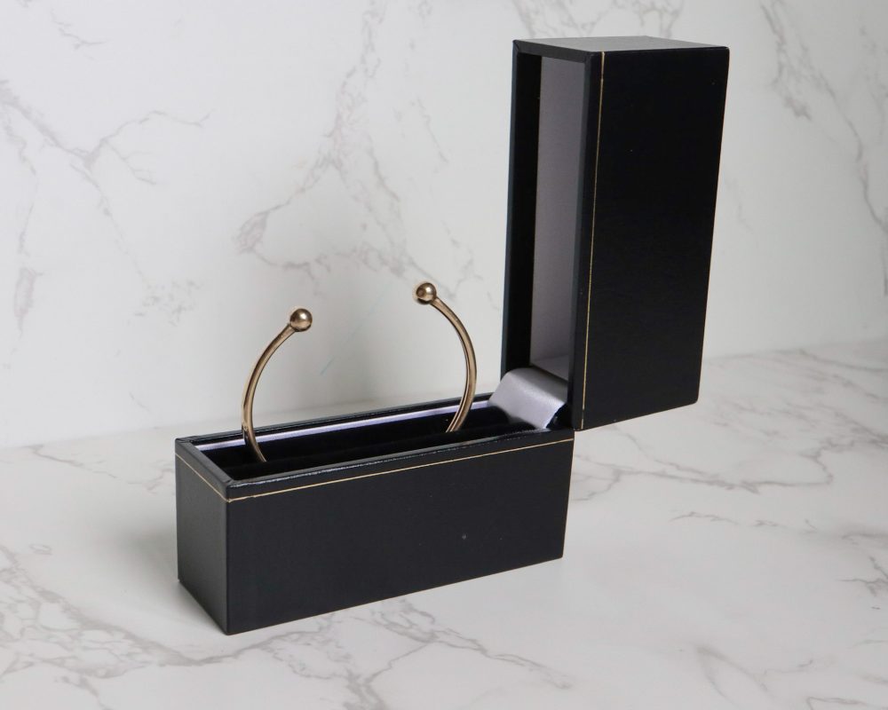 Vintage 9ct gold torque bangle for sale in Leeds, Yorkshire