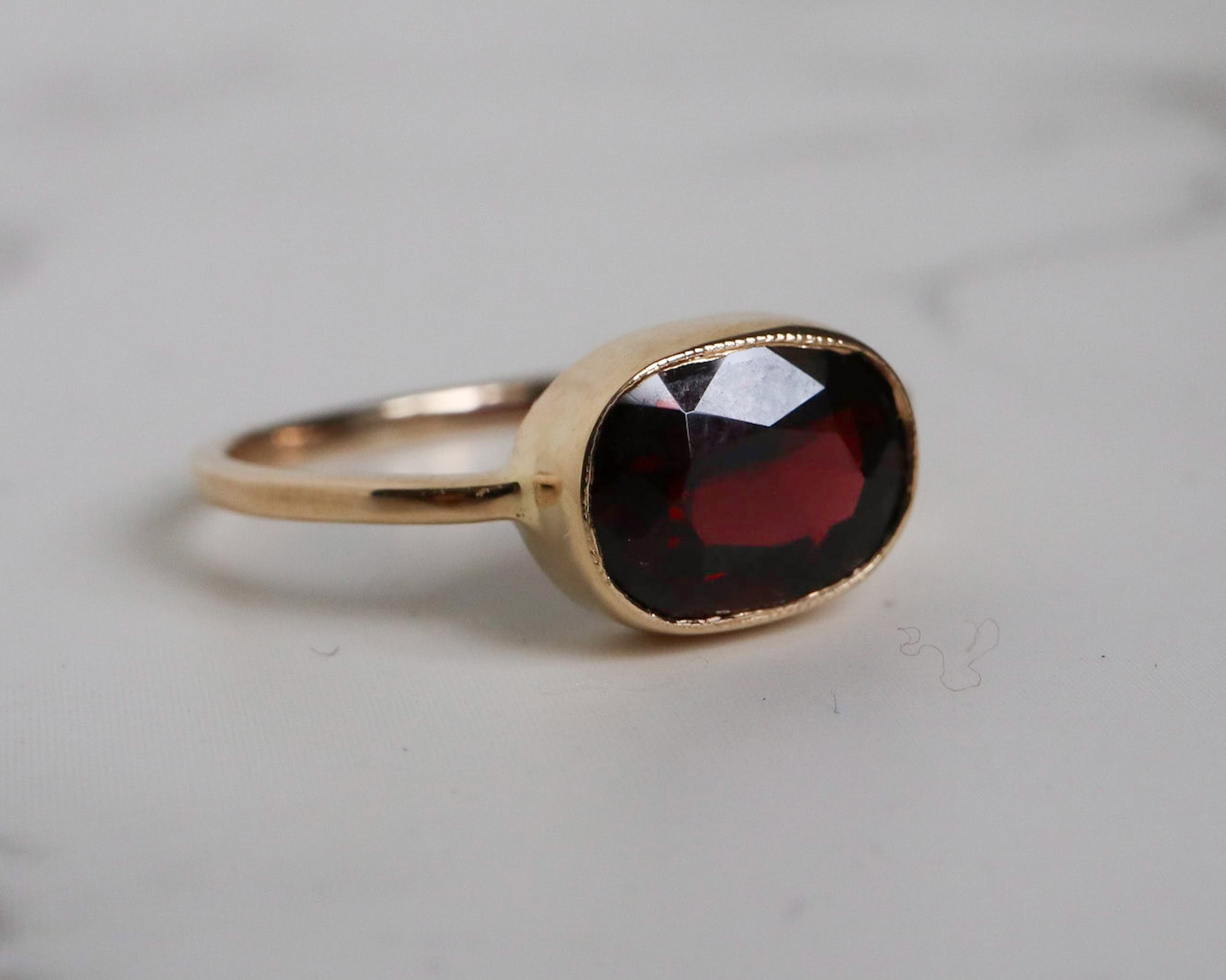 Vintage garnet ring in 9ct yellow gold for sale in Leeds, Yorkshire