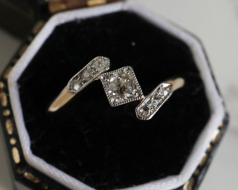 Art Deco diamond ring set in 18ct yellow gold and platinum for sale in Leeds, Yorkshire