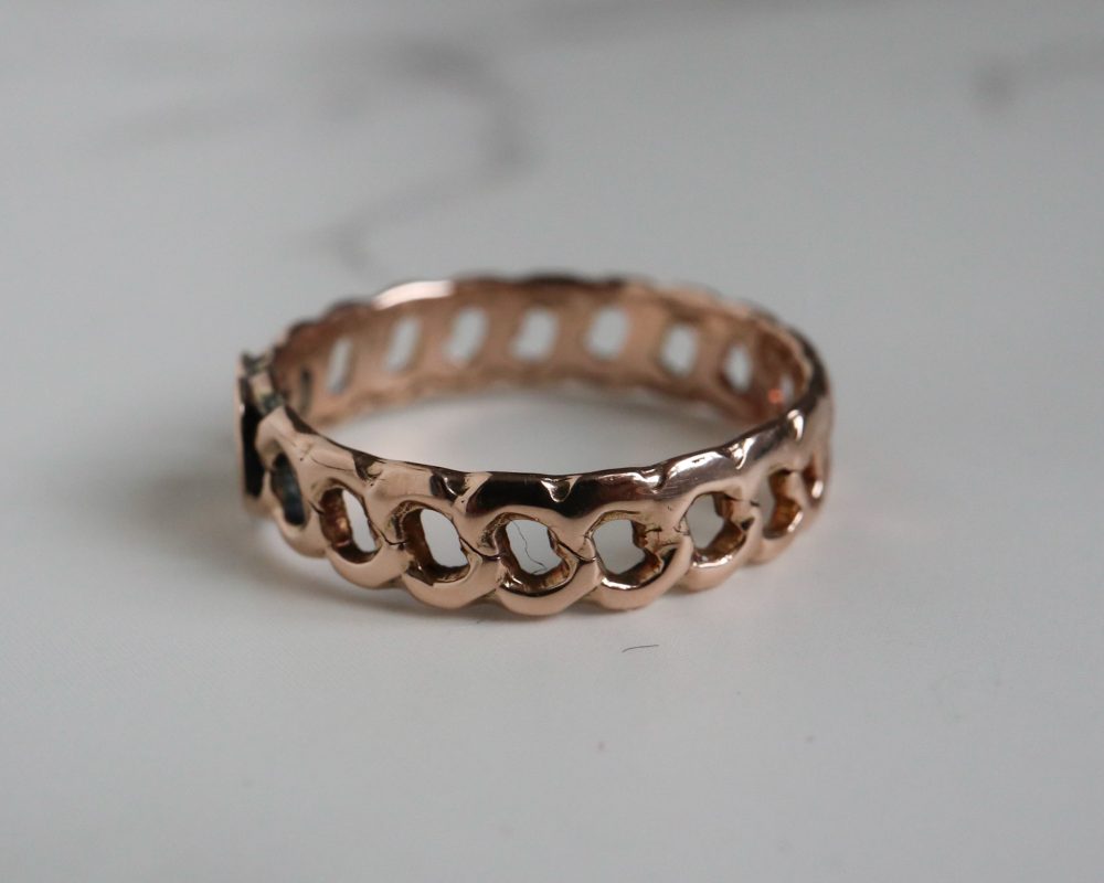 Victorian 9ct gold heart ring dated 1897 for sale in Leeds, Yorkshire