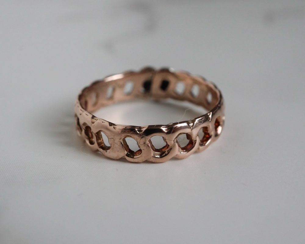 Victorian 9ct gold heart ring dated 1897 for sale in Leeds, Yorkshire