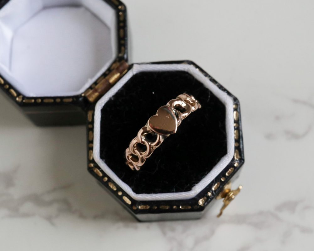 Victorian 9ct gold heart ring dated 1897 for sale in Leeds, Yorkshire