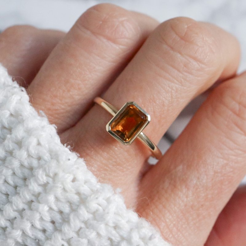 Modern 9ct yellow gold and citrine ring