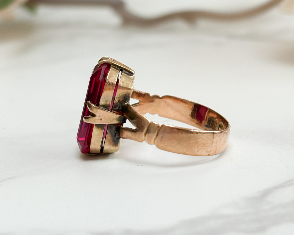 antique 9ct gold and red stone statement ring for sale in Leeds, showing side of the ring