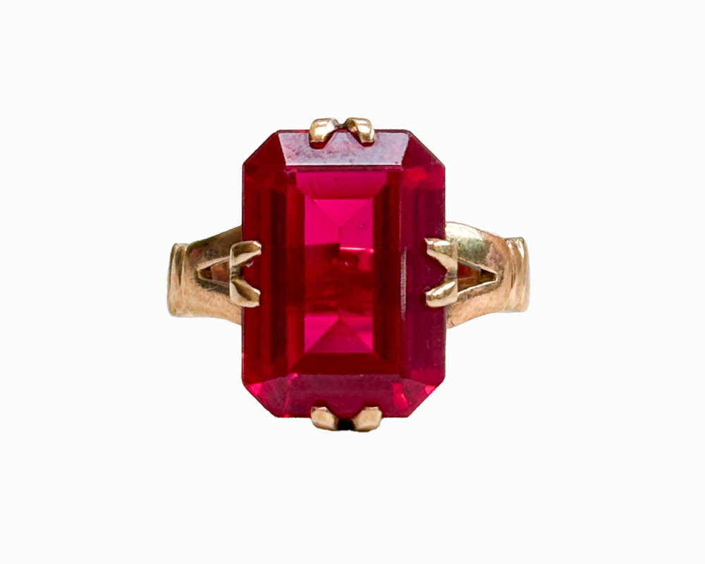 antique 9ct gold and red stone statement ring for sale in Leeds