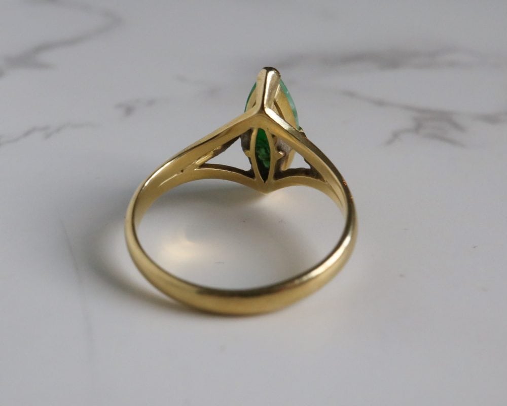 Vintage marquis cut jade ring in 18ct yellow gold for sale in Leeds, Yorkshire