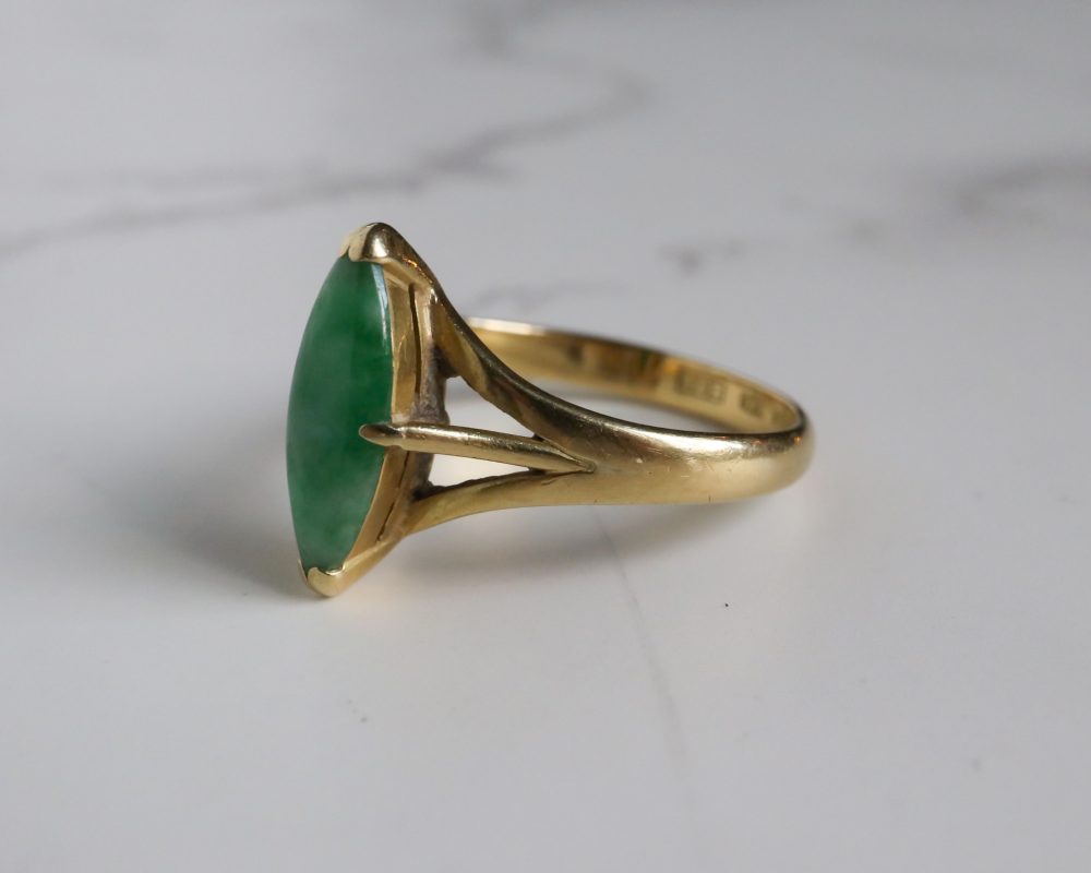 Vintage marquis cut jade ring in 18ct yellow gold for sale in Leeds, Yorkshire