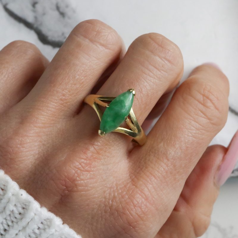 Vintage marquis cut jade ring in 18ct yellow gold for sale in Leeds, Yorkshire