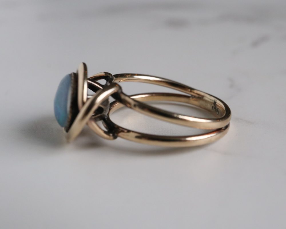 Vintage opal ring in 9ct yellow gold for sale in Leeds, Yorkshire
