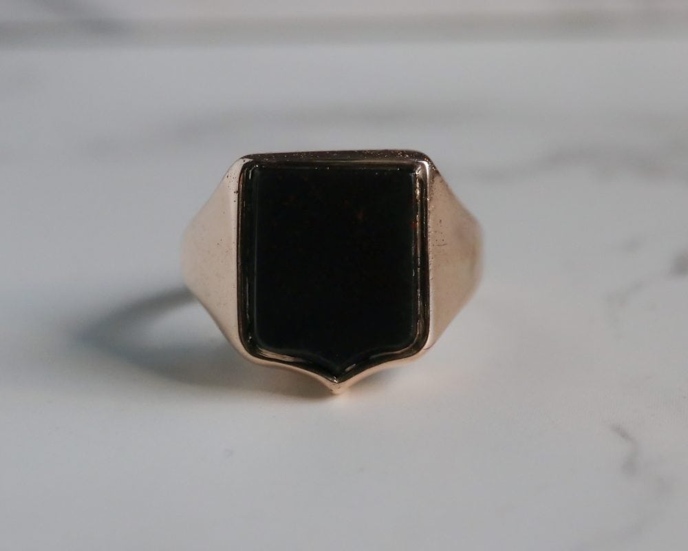 Antique bloodstone signet ring in 9ct yellow gold for sale in Leeds, Yorkshire