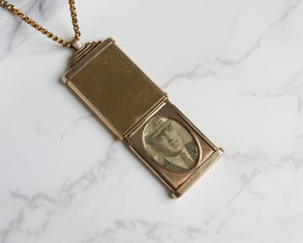 Antique Art Deco locket and 9ct gold chain for sale in Leeds, Yorkshire